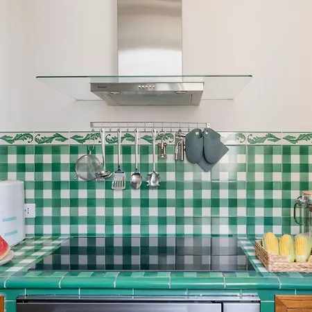 Spanish Steps Caesar Apartment
