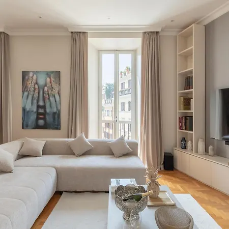 Spanish Steps Caesar Apartment *