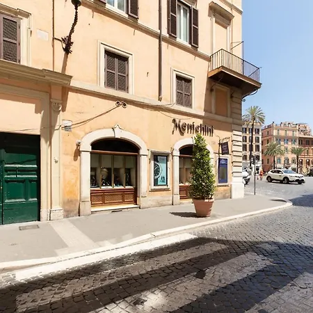 Spanish Steps Caesar Apartment