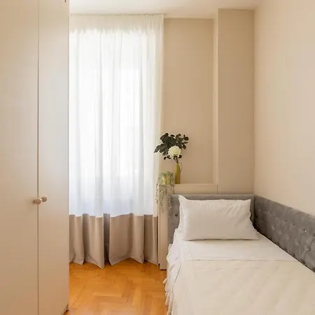 Spanish Steps Caesar Apartment *