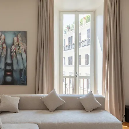 Spanish Steps Caesar Apartment *