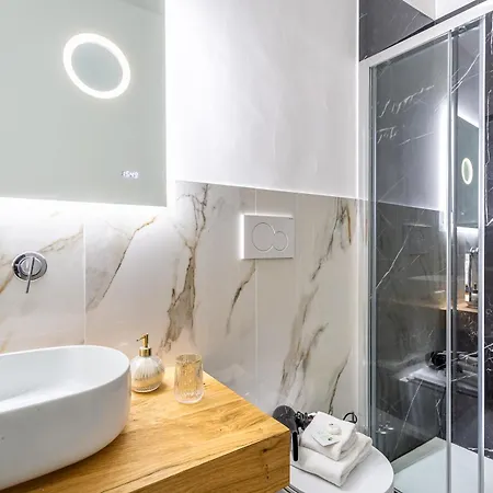 Spanish Steps Caesar Apartment *