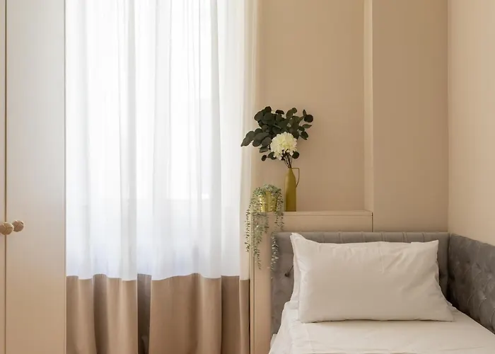 Spanish Steps Caesar * Roma