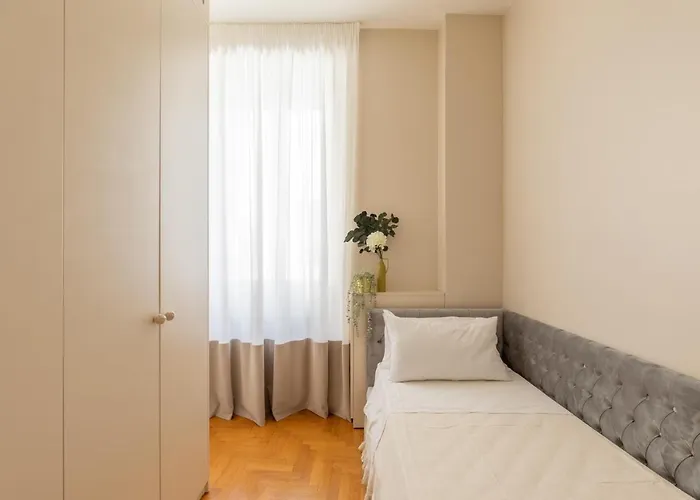 Spanish Steps Caesar Daire *