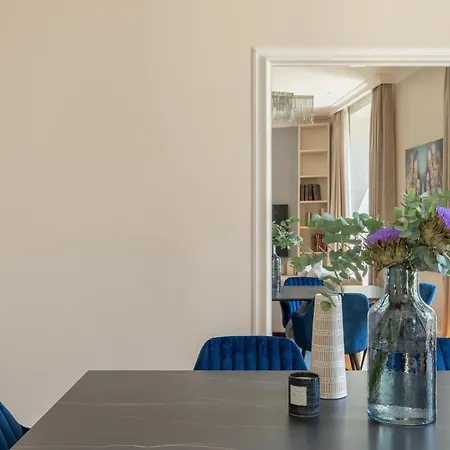 Spanish Steps Caesar * Roma